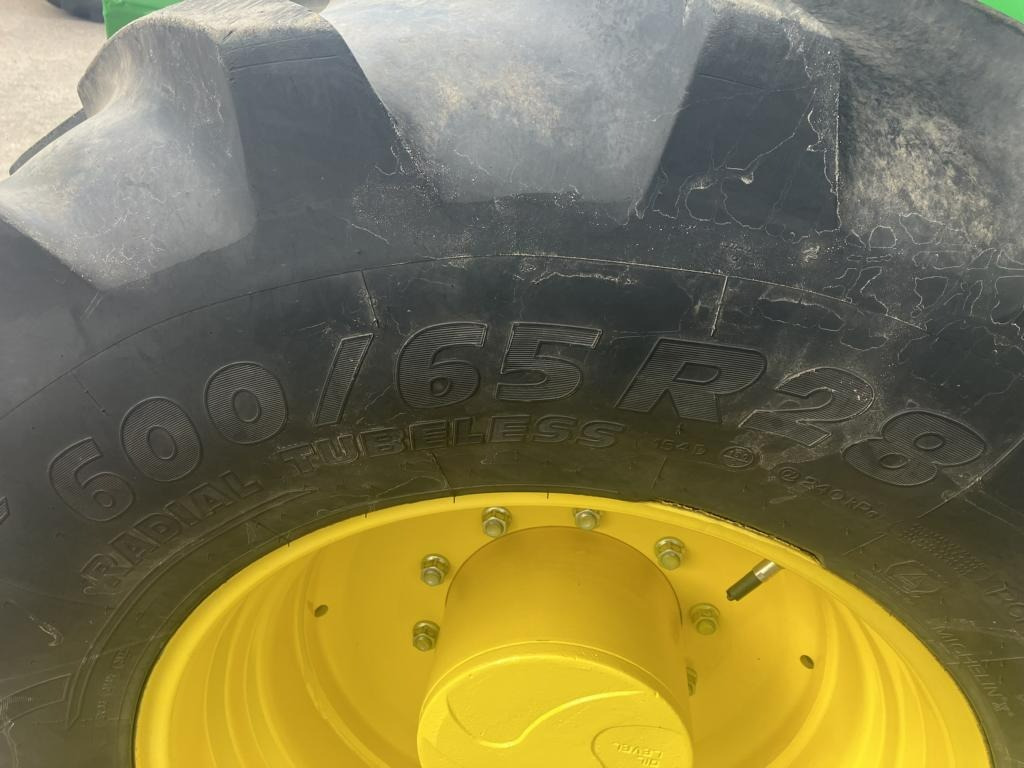 John Deere 6R185 - Farm tractor: picture 5 John Deere 6R185 - Farm tractor: picture 5