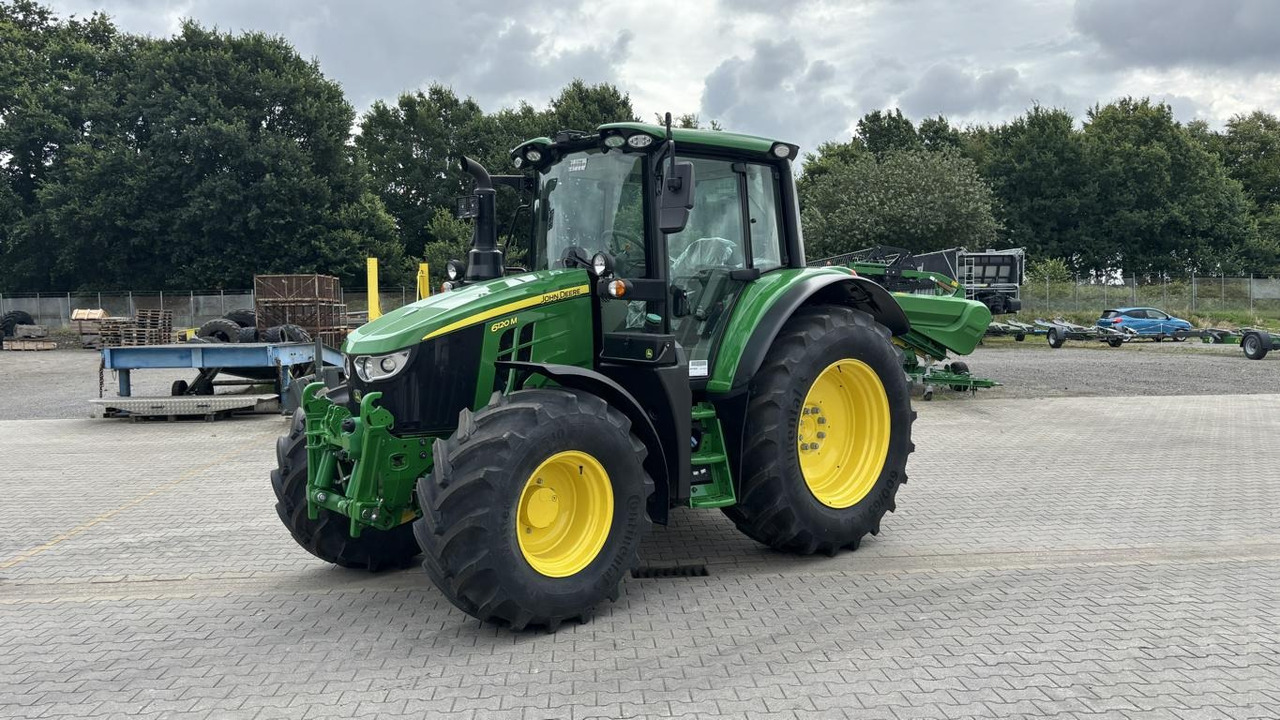 John Deere TRAKTOR 6120M MIT KABINE - Farm tractor: picture 1 John Deere TRAKTOR 6120M MIT KABINE - Farm tractor: picture 1