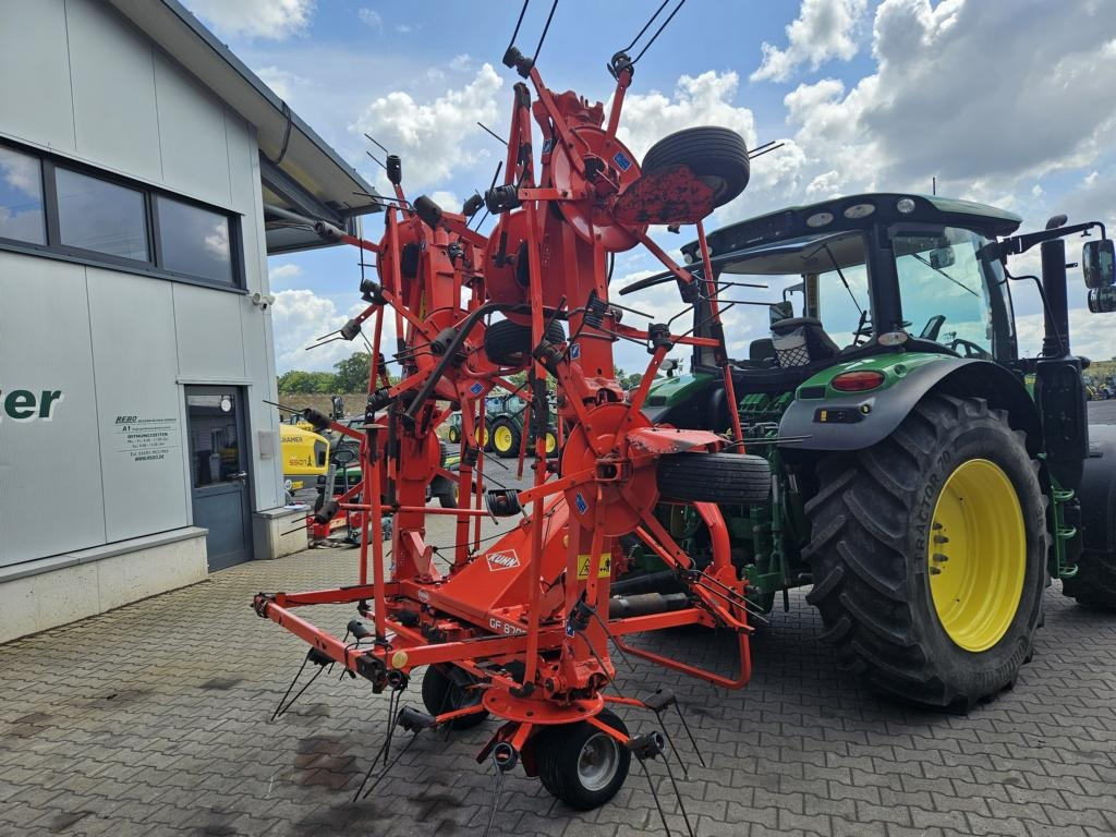 Kuhn GF8702 - Tedder/ Rake: picture 3 Kuhn GF8702 - Tedder/ Rake: picture 3
