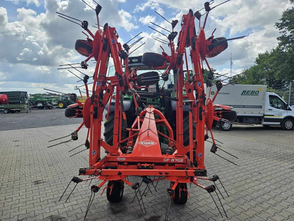 Kuhn GF8702 - Tedder/ Rake: picture 2 Kuhn GF8702 - Tedder/ Rake: picture 2