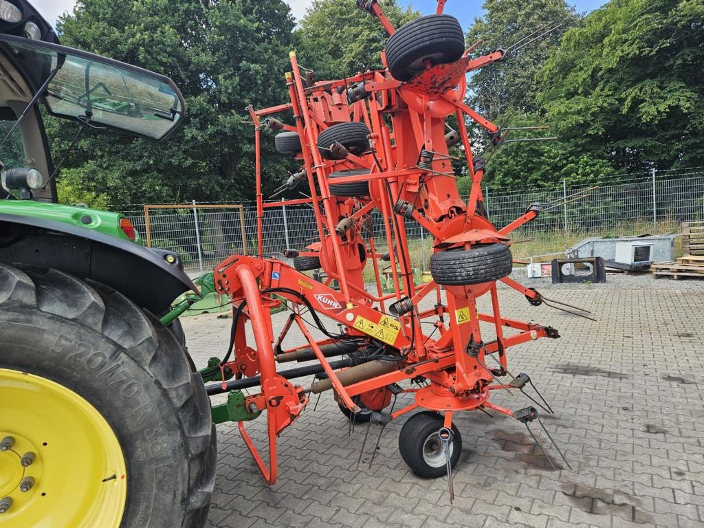 Kuhn GF8702 - Tedder/ Rake: picture 4 Kuhn GF8702 - Tedder/ Rake: picture 4