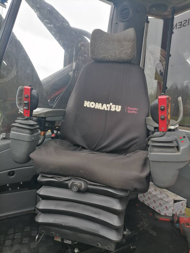 Forestry harvester Komatsu 901 TX.1: picture 11