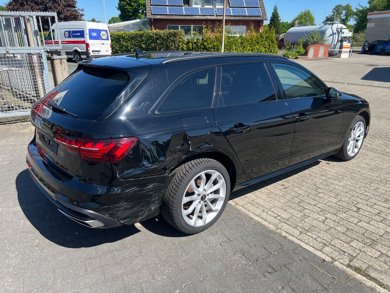 Audi A4 Avant 35 TFSI advanced Hybrid /Benzin AUTOMAT - Car: picture 5 Audi A4 Avant 35 TFSI advanced Hybrid /Benzin AUTOMAT - Car: picture 5