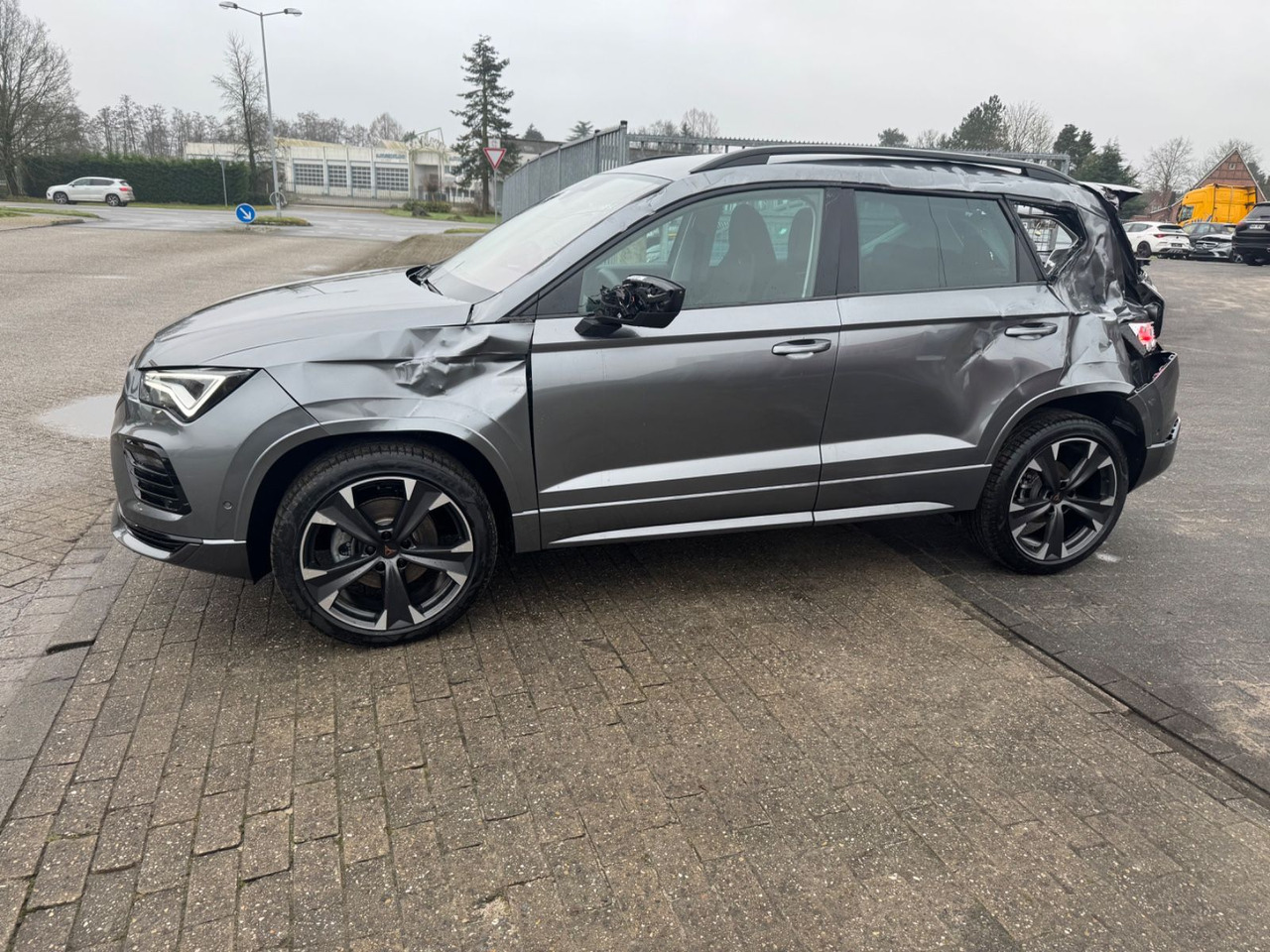 Cupra CUPRA Cupra Ateca 2.0 TSI 140kW 4X4 AUT 2.200KM Cupra CUPRA Cupra Ateca 2.0 TSI 140kW 4X4 AUT 2.200KM - SUV: picture 4 Cupra CUPRA Cupra Ateca 2.0 TSI 140kW 4X4 AUT 2.200KM Cupra CUPRA Cupra Ateca 2.0 TSI 140kW 4X4 AUT 2.200KM - SUV: picture 4