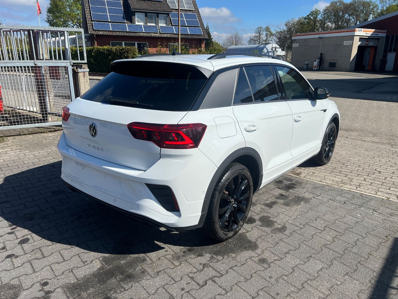 Volkswagen T-Roc R-Line 1.0 TSI Black Edition - Car: picture 4 Volkswagen T-Roc R-Line 1.0 TSI Black Edition - Car: picture 4