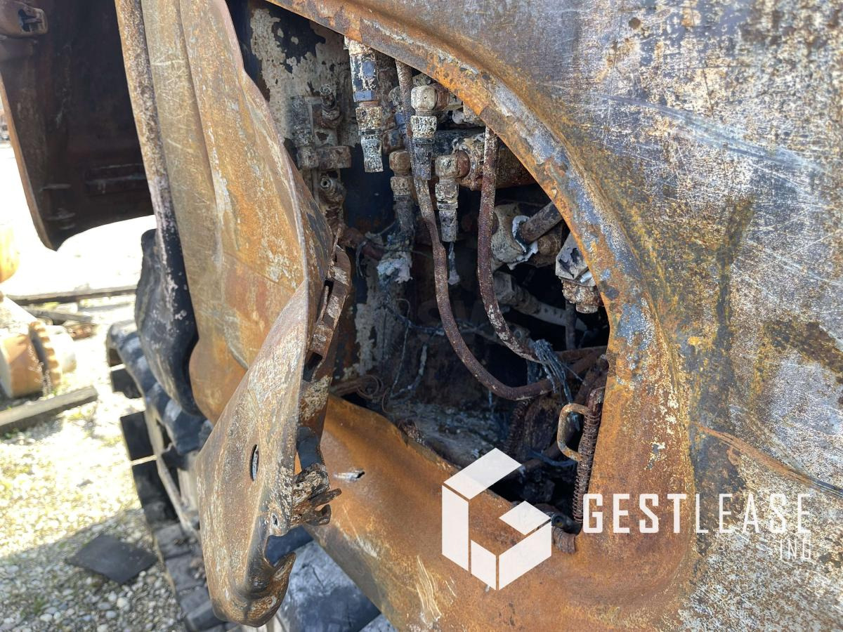 Crawler excavator Kobelco SK140: picture 16