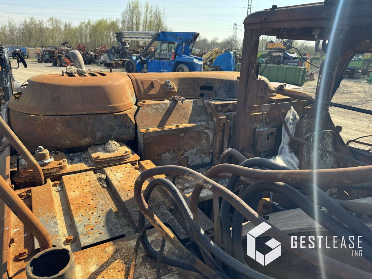 Crawler excavator Kobelco SK140: picture 13