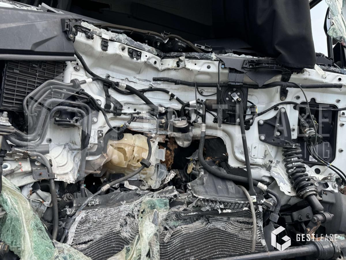 Tractor unit Renault T480: picture 7