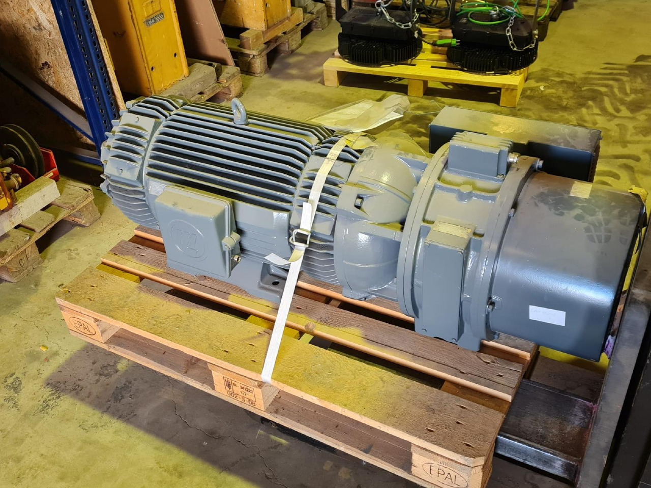 Liebherr 71 EC Hubwerksmotor neu gewickelt - Spare parts for Tower crane: picture 1 Liebherr 71 EC Hubwerksmotor neu gewickelt - Spare parts for Tower crane: picture 1