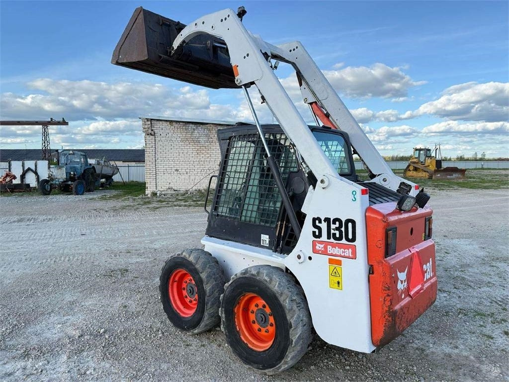Bobcat S130 - Skid steer loader: picture 5 Bobcat S130 - Skid steer loader: picture 5