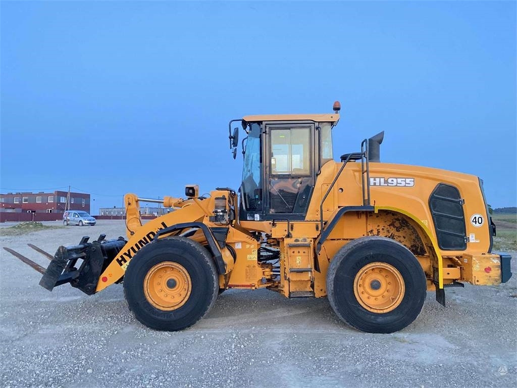 Hyundai HL 955 , hydro forks, coupler - Wheel loader: picture 2 Hyundai HL 955 , hydro forks, coupler - Wheel loader: picture 2