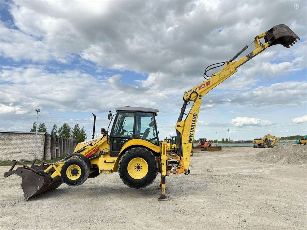 New Holland LB 110 B-4PT - Backhoe loader: picture 3 New Holland LB 110 B-4PT - Backhoe loader: picture 3