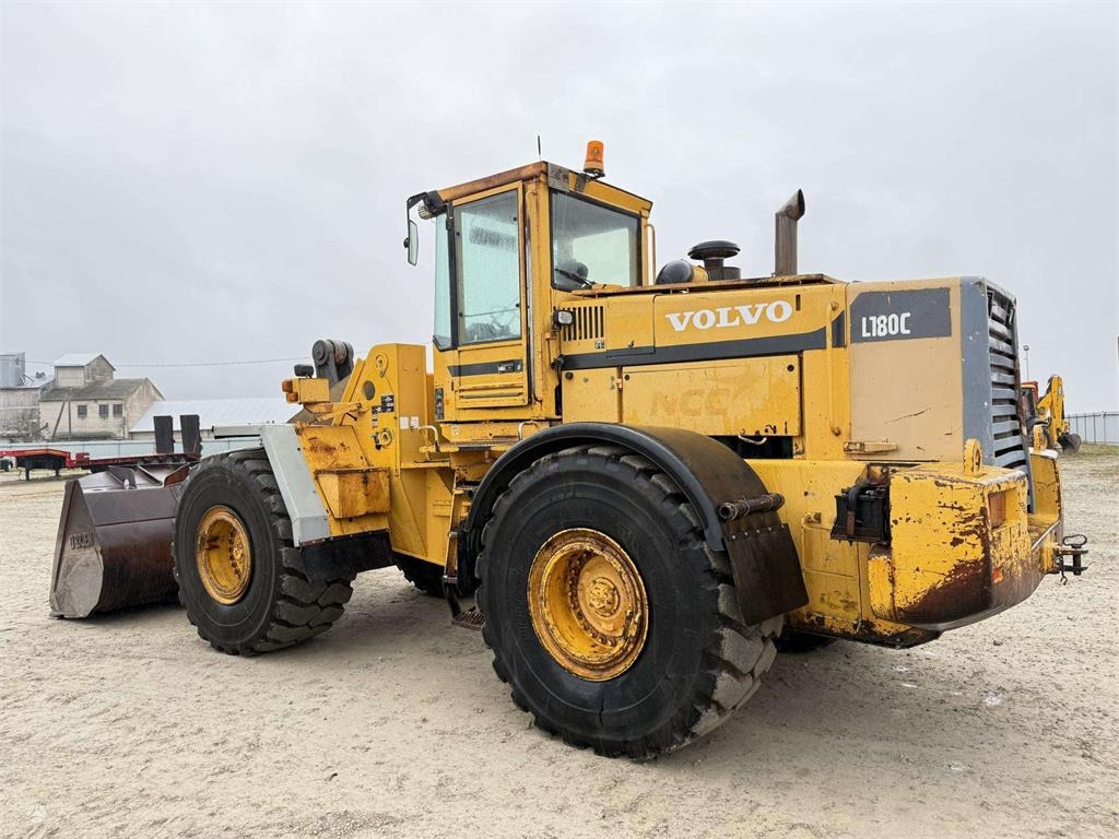 Volvo L180C quick coupler - Wheel loader: picture 3 Volvo L180C quick coupler - Wheel loader: picture 3