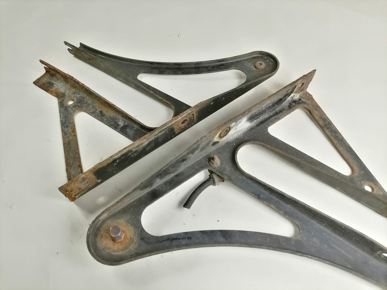 DAF Bracket 1663012 - Frame/ Chassis for Truck: picture 3 DAF Bracket 1663012 - Frame/ Chassis for Truck: picture 3