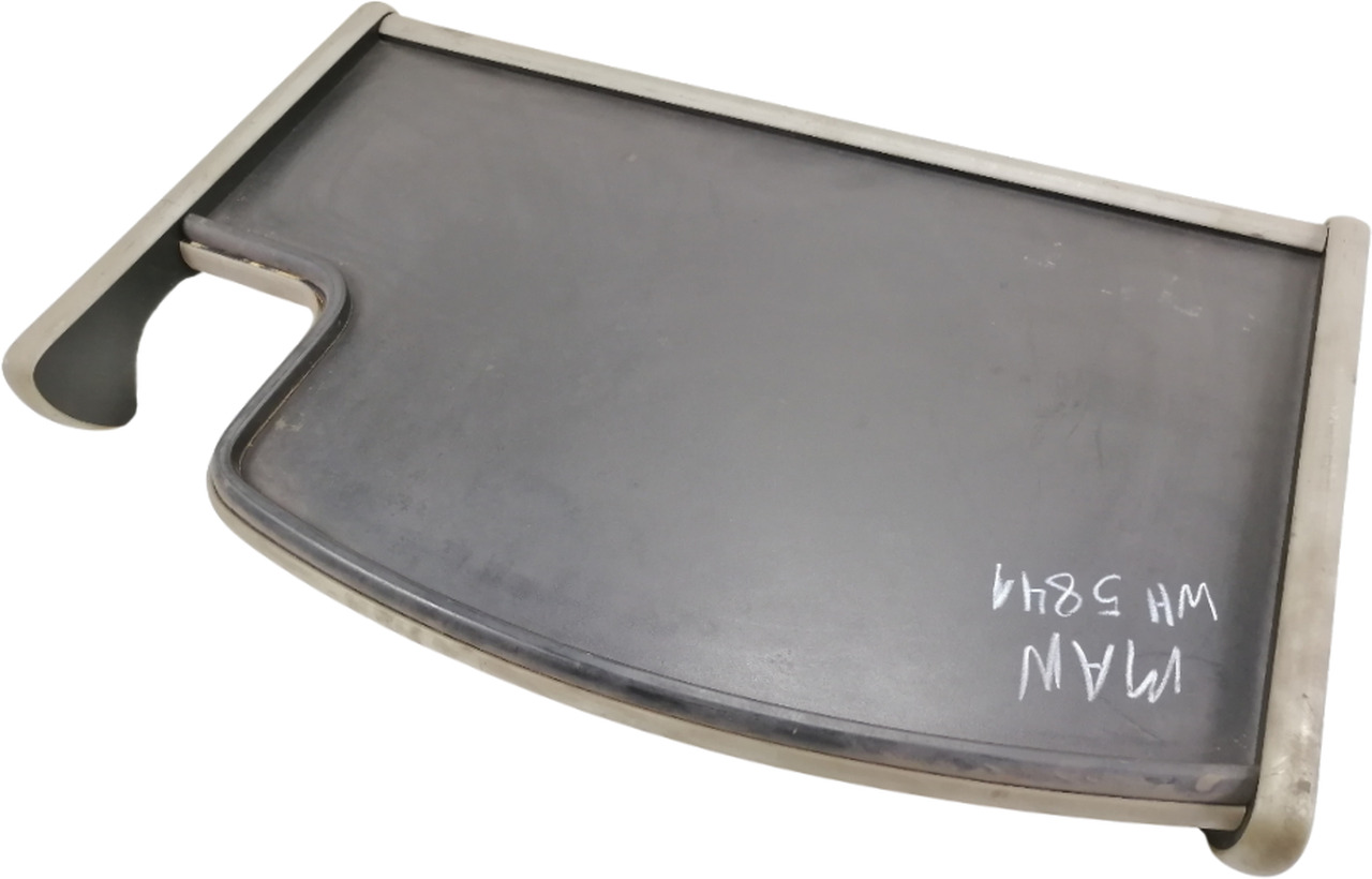 MAN Armatuurlaua pealne lisalaud - Universal part for Truck: picture 1 MAN Armatuurlaua pealne lisalaud - Universal part for Truck: picture 1