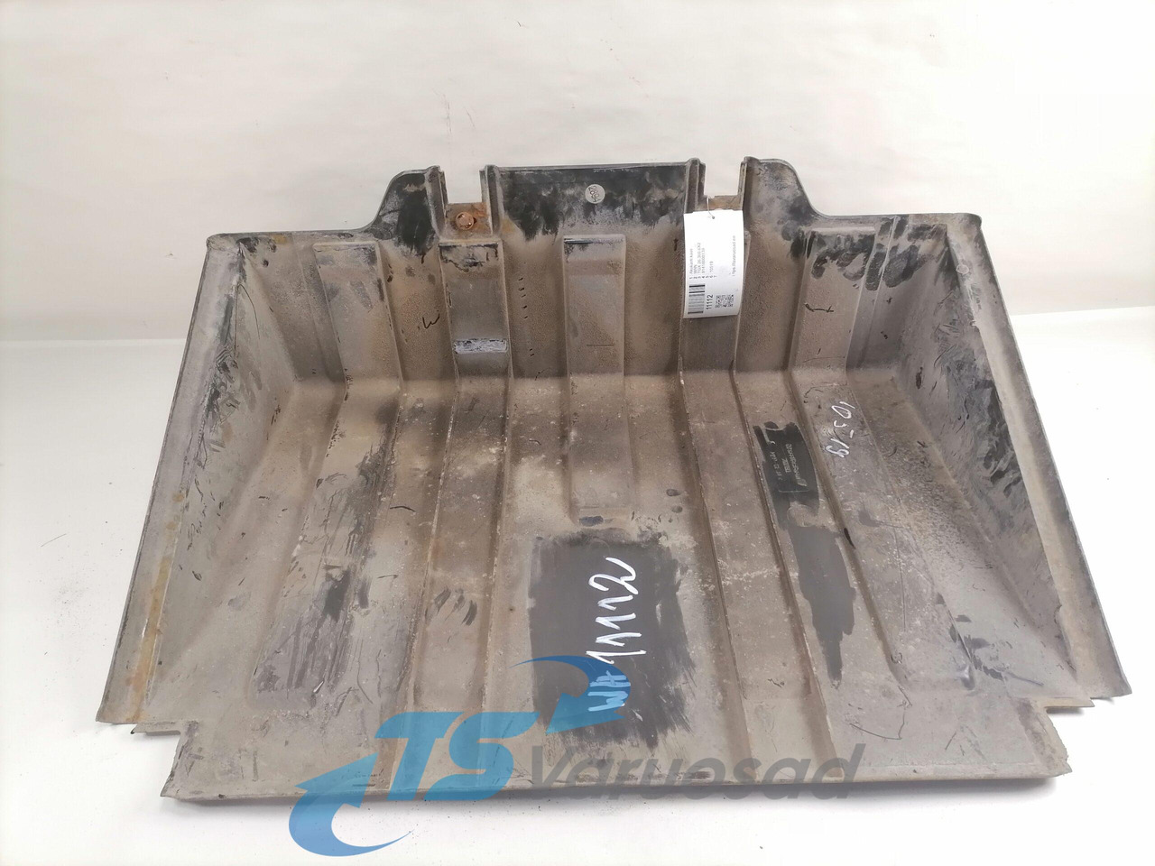 MAN Battery cover 81418600139 - Battery for Truck: picture 3 MAN Battery cover 81418600139 - Battery for Truck: picture 3