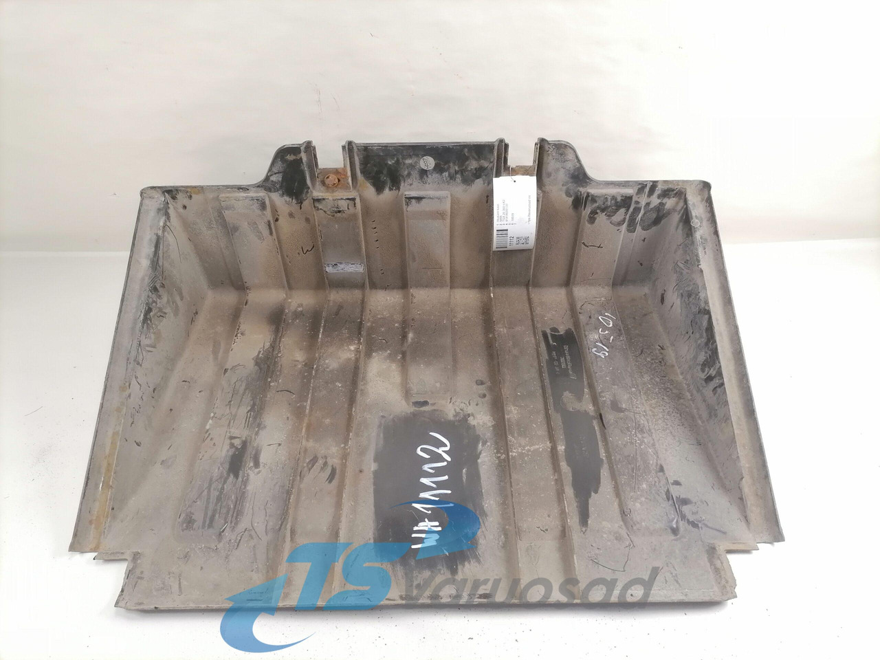 MAN Battery cover 81418600139 - Battery for Truck: picture 5 MAN Battery cover 81418600139 - Battery for Truck: picture 5