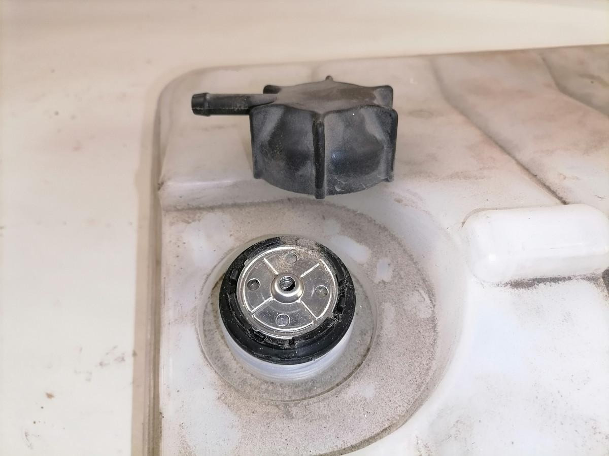 MAN Expansion tank 81061026203 - Universal part for Truck: picture 5 MAN Expansion tank 81061026203 - Universal part for Truck: picture 5