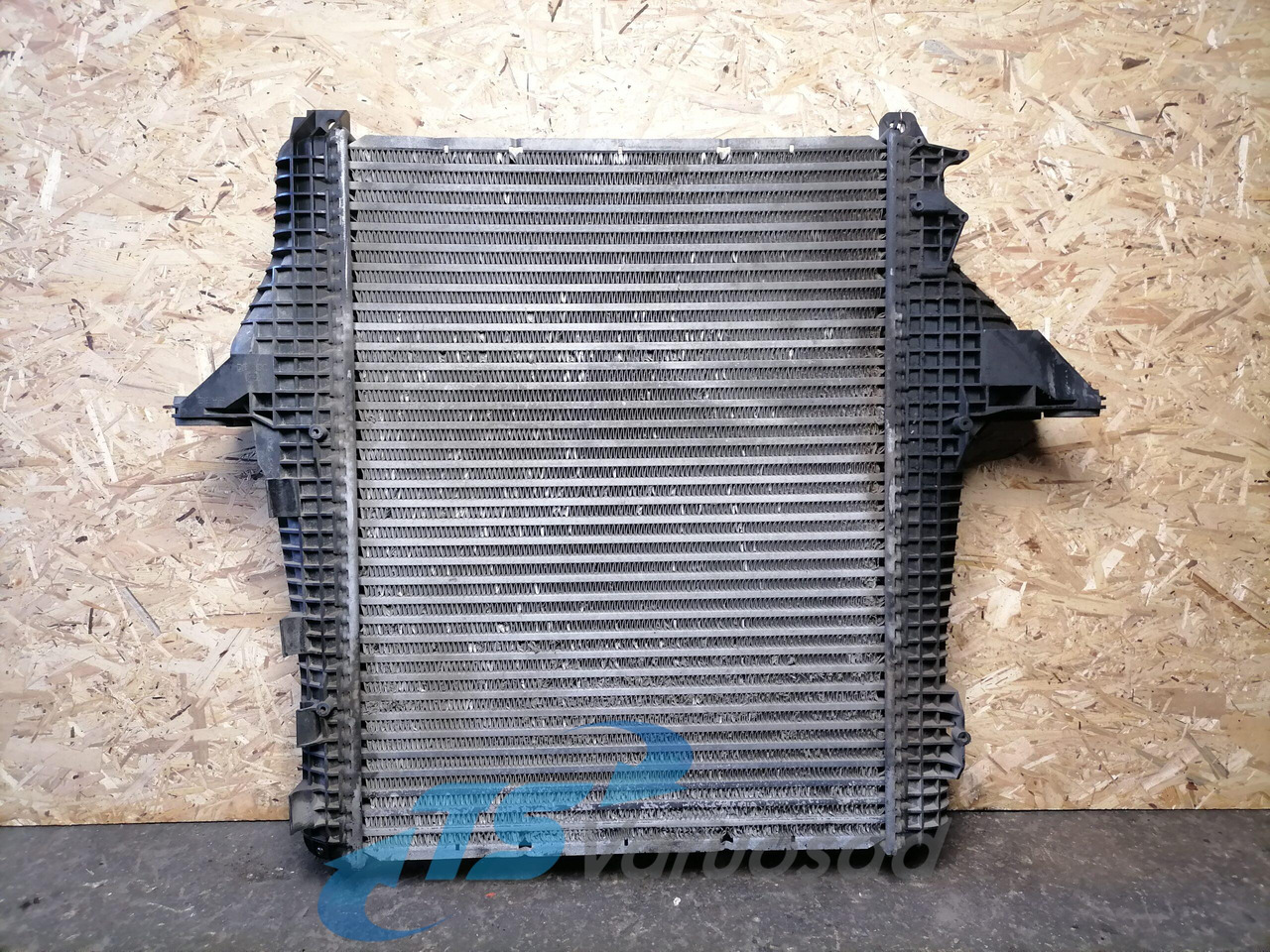 MAN Intercooler radiator 81061006556 - Intercooler for Truck: picture 2 MAN Intercooler radiator 81061006556 - Intercooler for Truck: picture 2