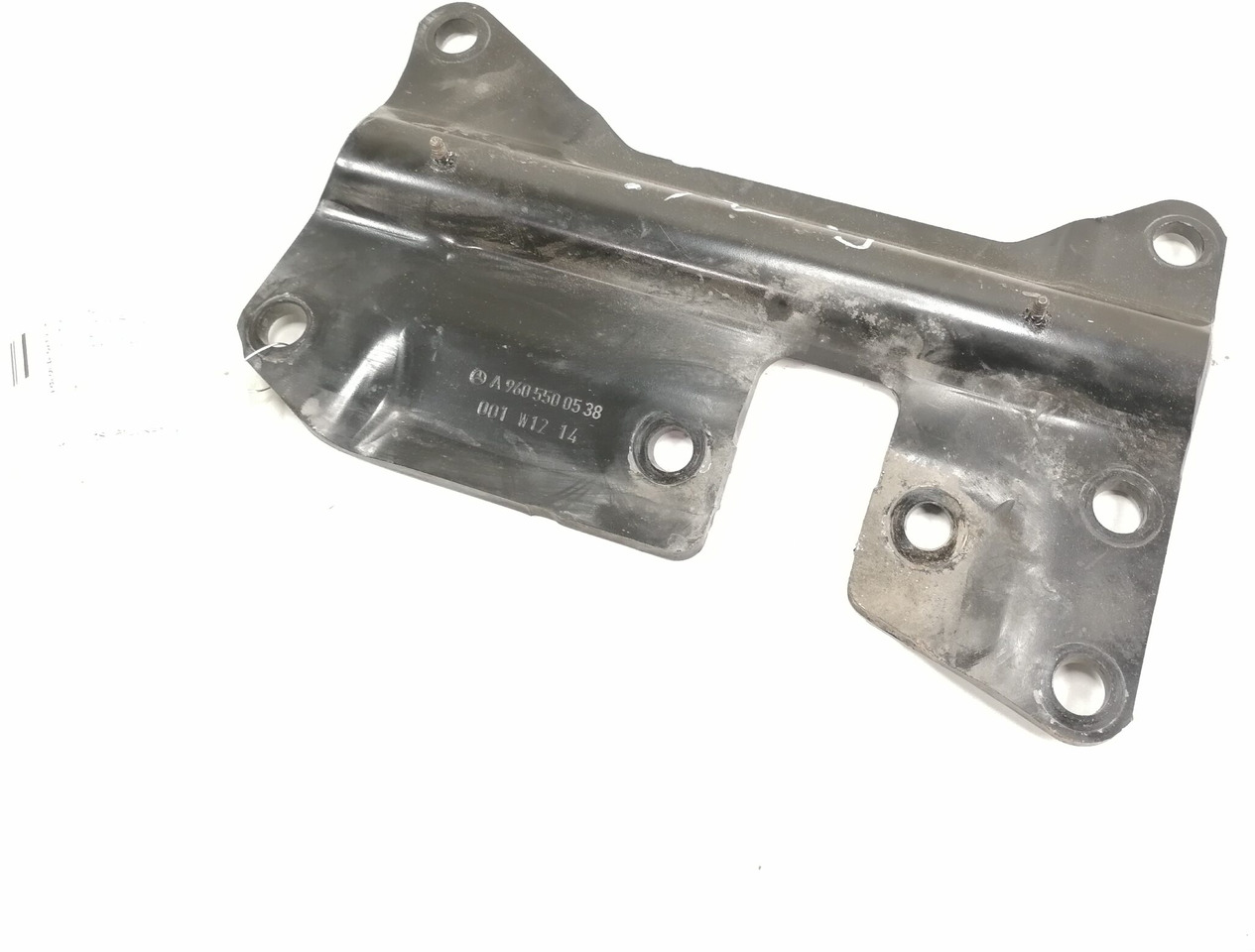 Mercedes-Benz Bracket A9605500538 - Frame/ Chassis for Truck: picture 1 Mercedes-Benz Bracket A9605500538 - Frame/ Chassis for Truck: picture 1
