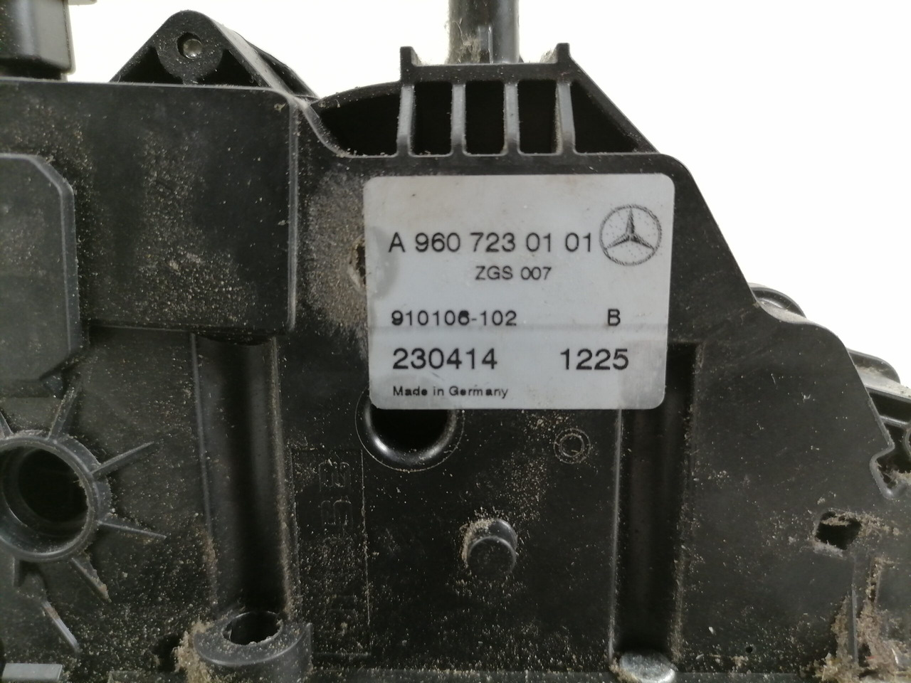Mercedes-Benz Door lock A9607230101 - Door and parts for Truck: picture 5 Mercedes-Benz Door lock A9607230101 - Door and parts for Truck: picture 5