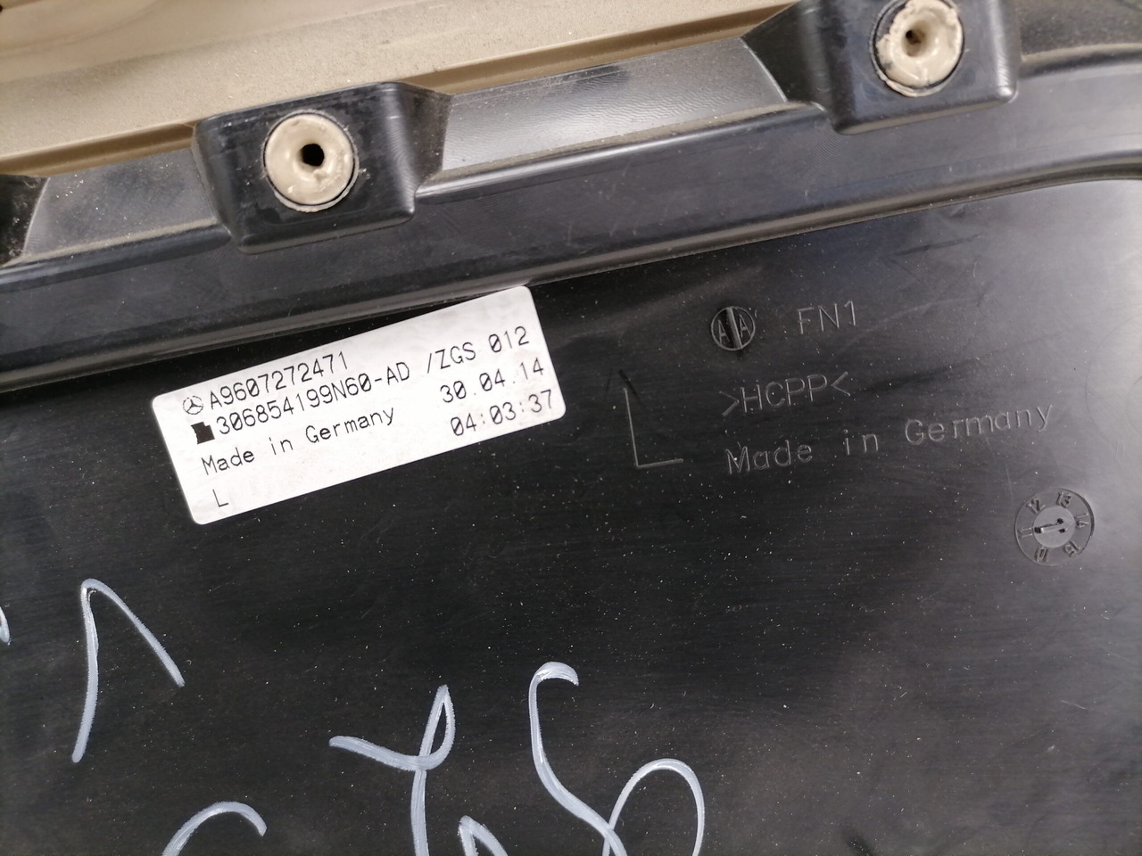 Mercedes-Benz Door trim panel A9607272471 - Door and parts for Truck: picture 5 Mercedes-Benz Door trim panel A9607272471 - Door and parts for Truck: picture 5