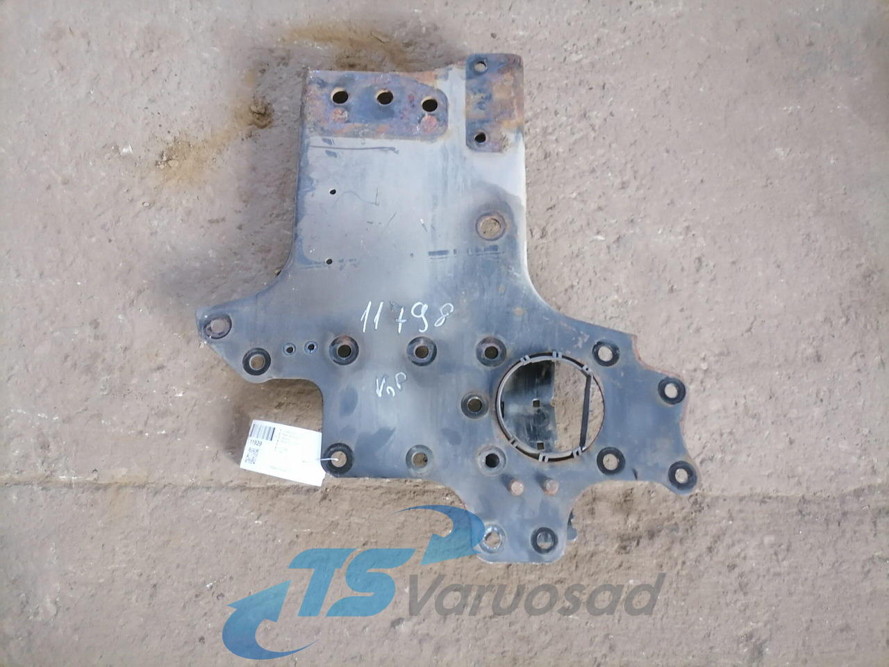 Mercedes-Benz Front bumper carrier A9303100090 - Bumper for Truck: picture 2 Mercedes-Benz Front bumper carrier A9303100090 - Bumper for Truck: picture 2