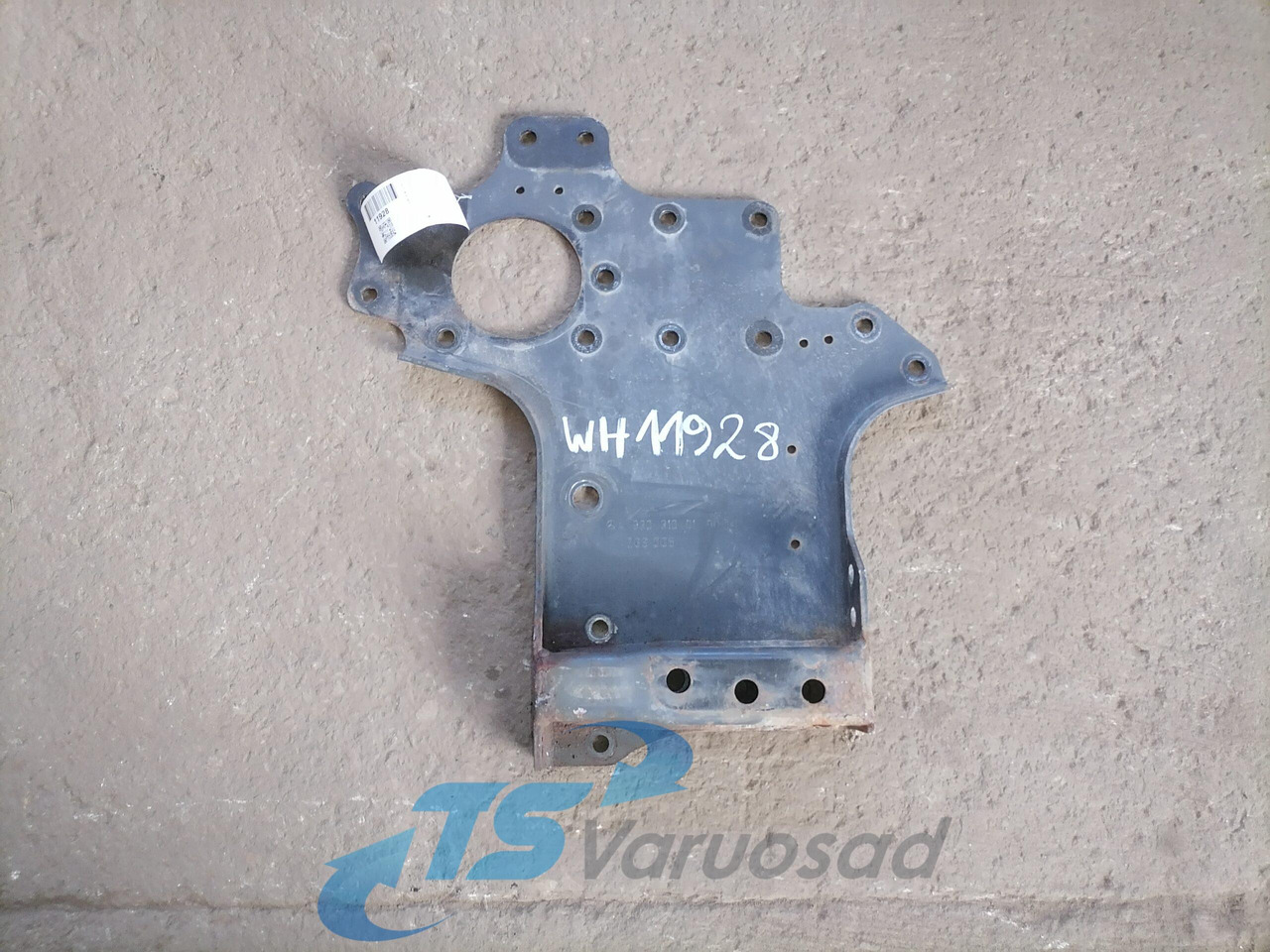 Mercedes-Benz Front bumper carrier A9303100190 - Bumper for Truck: picture 1 Mercedes-Benz Front bumper carrier A9303100190 - Bumper for Truck: picture 1