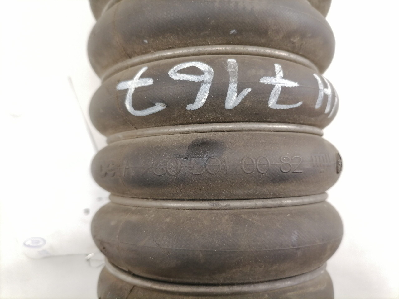 Mercedes-Benz Intercooleri lõdvik A9605010082 - Intercooler for Truck: picture 4 Mercedes-Benz Intercooleri lõdvik A9605010082 - Intercooler for Truck: picture 4