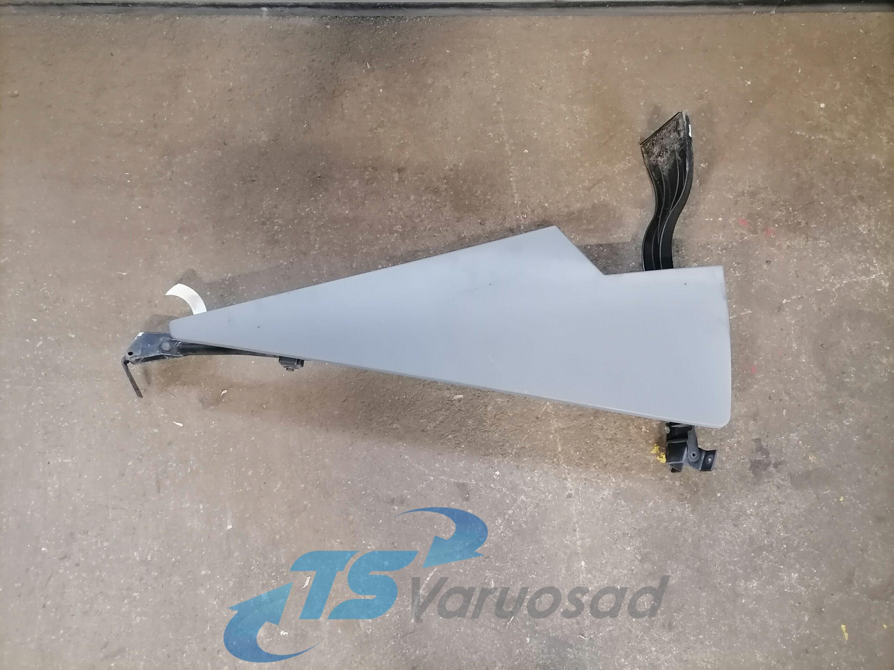 Mercedes-Benz Kabiini tuulesuunaja, ülemine parem A9417903365 - Aerodynamics/ Spoiler for Truck: picture 1 Mercedes-Benz Kabiini tuulesuunaja, ülemine parem A9417903365 - Aerodynamics/ Spoiler for Truck: picture 1