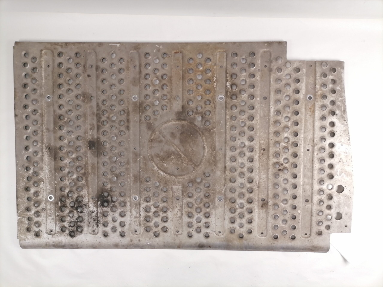 Mercedes-Benz Muffler cover A9604923930 - Muffler for Truck: picture 2 Mercedes-Benz Muffler cover A9604923930 - Muffler for Truck: picture 2