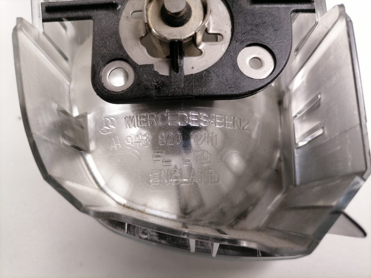 Mercedes-Benz Salongi valgusti A9438201201 - Universal part for Truck: picture 5 Mercedes-Benz Salongi valgusti A9438201201 - Universal part for Truck: picture 5