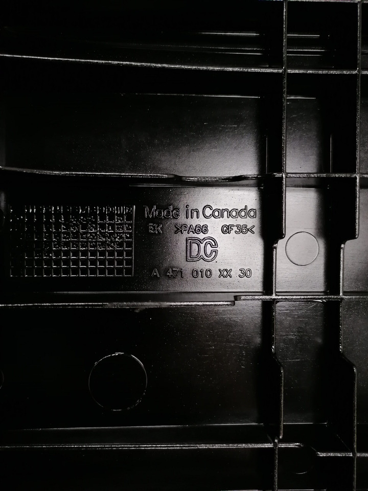 Mercedes-Benz Valve cover A4710101730 - Cylinder head for Truck: picture 4 Mercedes-Benz Valve cover A4710101730 - Cylinder head for Truck: picture 4