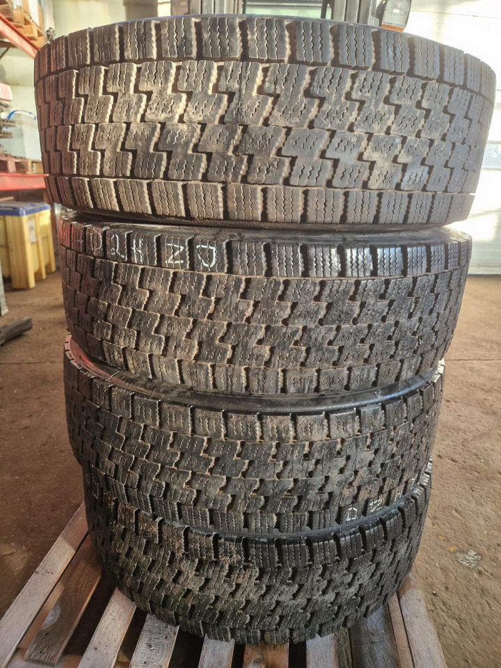 Scania 315/70R22,5 31570R225 - Wheels and tires for Truck: picture 1 Scania 315/70R22,5 31570R225 - Wheels and tires for Truck: picture 1