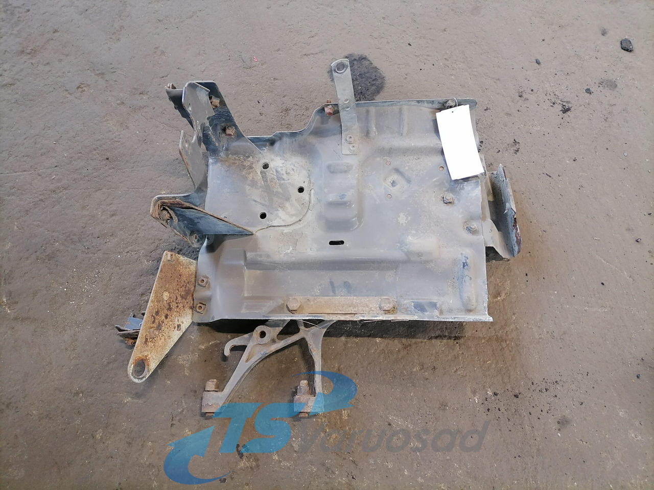 Scania Air dryer carrier plate 1367477 - Brake valve for Truck: picture 3 Scania Air dryer carrier plate 1367477 - Brake valve for Truck: picture 3
