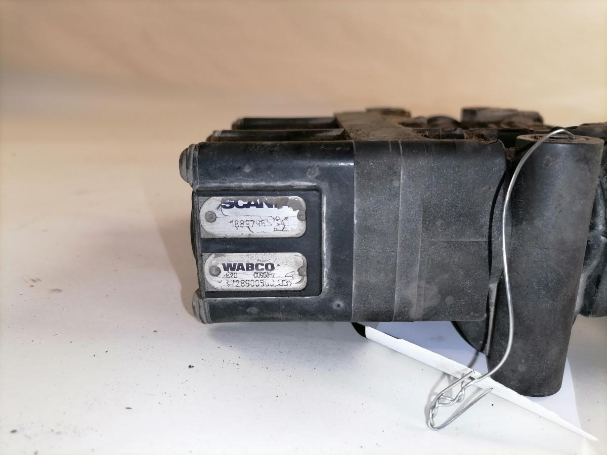 Scania Air suspension control valve, ECAS 1889796 - Brake valve for Truck: picture 4 Scania Air suspension control valve, ECAS 1889796 - Brake valve for Truck: picture 4