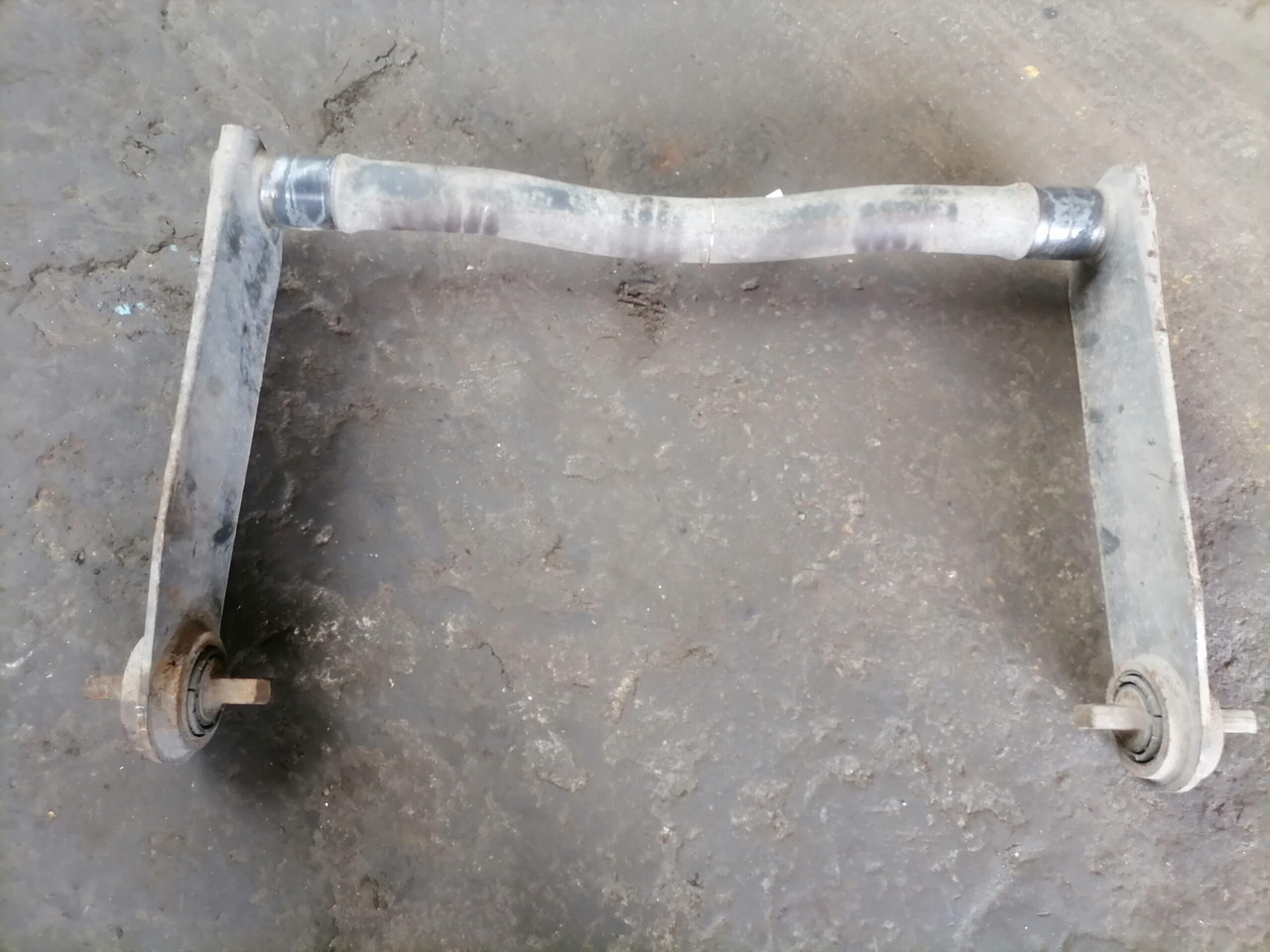 Scania Anti-roll bar 1547385 - Anti-roll bar for Truck: picture 2 Scania Anti-roll bar 1547385 - Anti-roll bar for Truck: picture 2