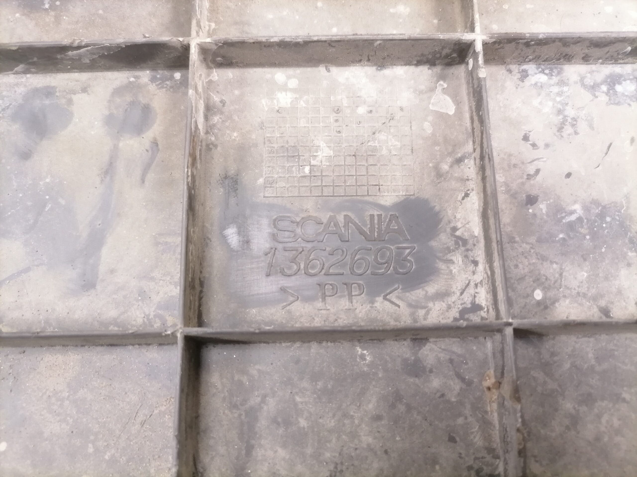 Scania Battery cover 1362693 - Battery for Truck: picture 4 Scania Battery cover 1362693 - Battery for Truck: picture 4