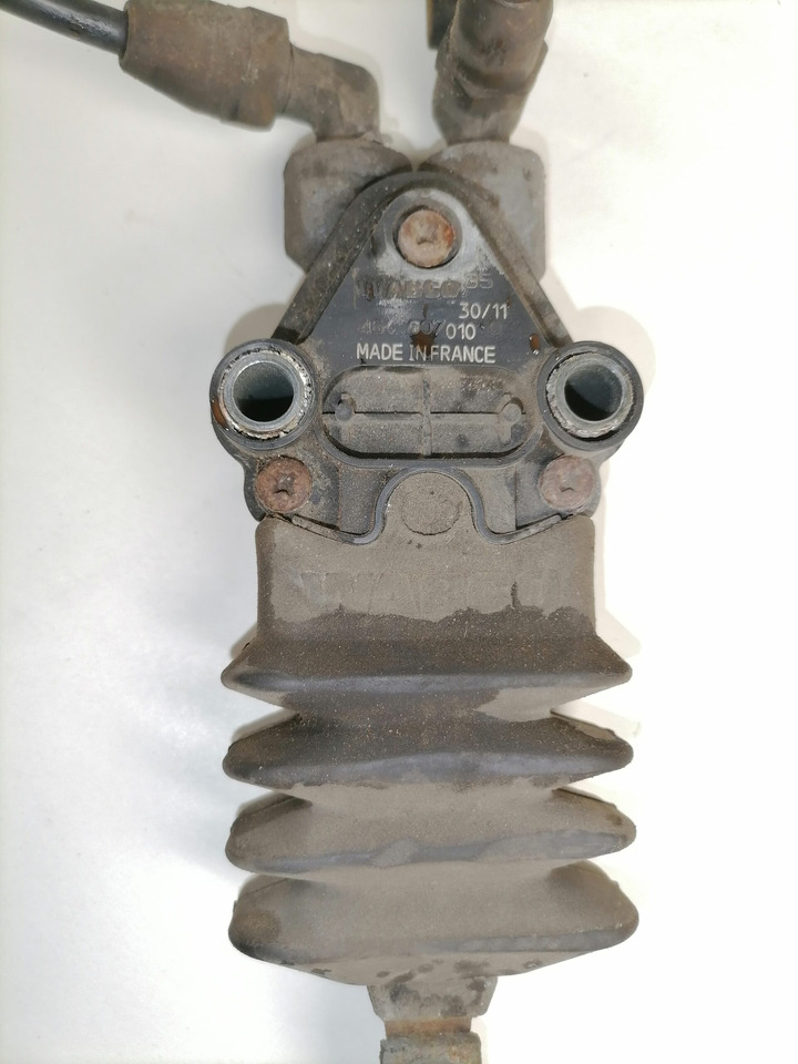 Scania Cab suspension control valve 464007010 - Cab suspension for Truck: picture 3 Scania Cab suspension control valve 464007010 - Cab suspension for Truck: picture 3