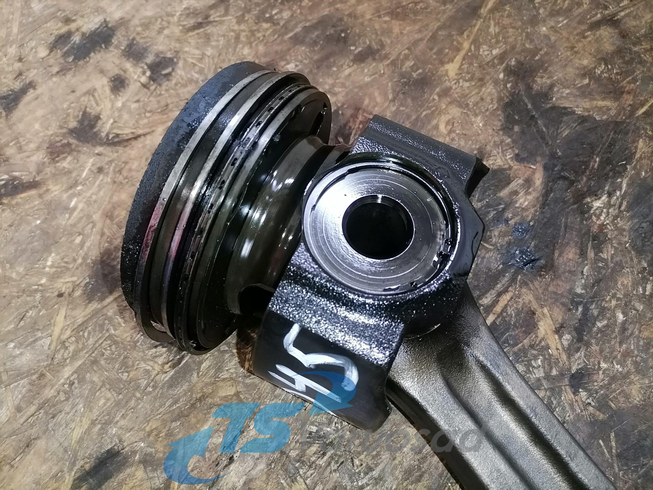 Scania Connecting rod + piston 2263286 - Piston/ Ring/ Bushing for Truck: picture 2 Scania Connecting rod + piston 2263286 - Piston/ Ring/ Bushing for Truck: picture 2