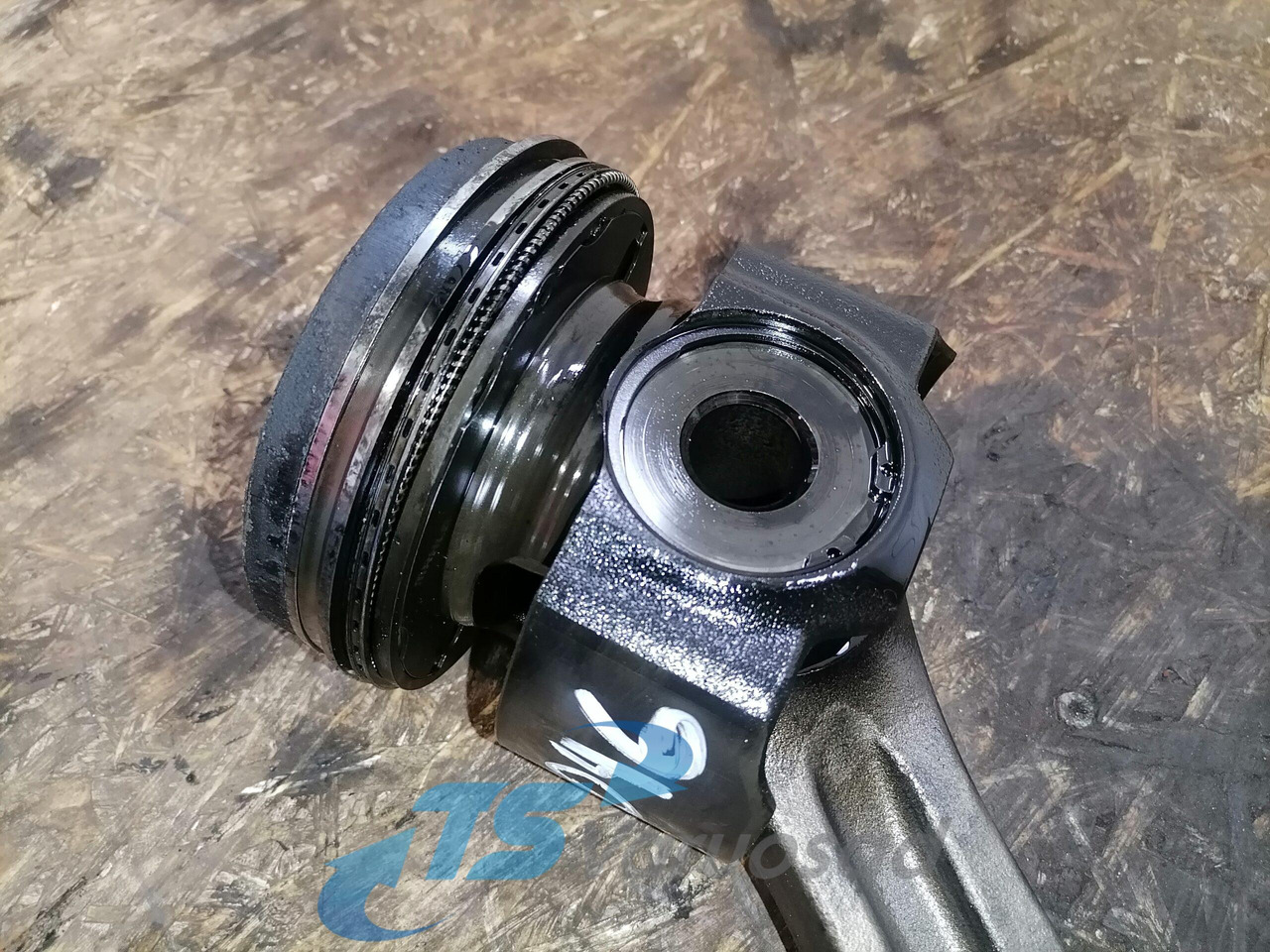 Scania Connecting rod + piston 2263286 - Piston/ Ring/ Bushing for Truck: picture 2 Scania Connecting rod + piston 2263286 - Piston/ Ring/ Bushing for Truck: picture 2