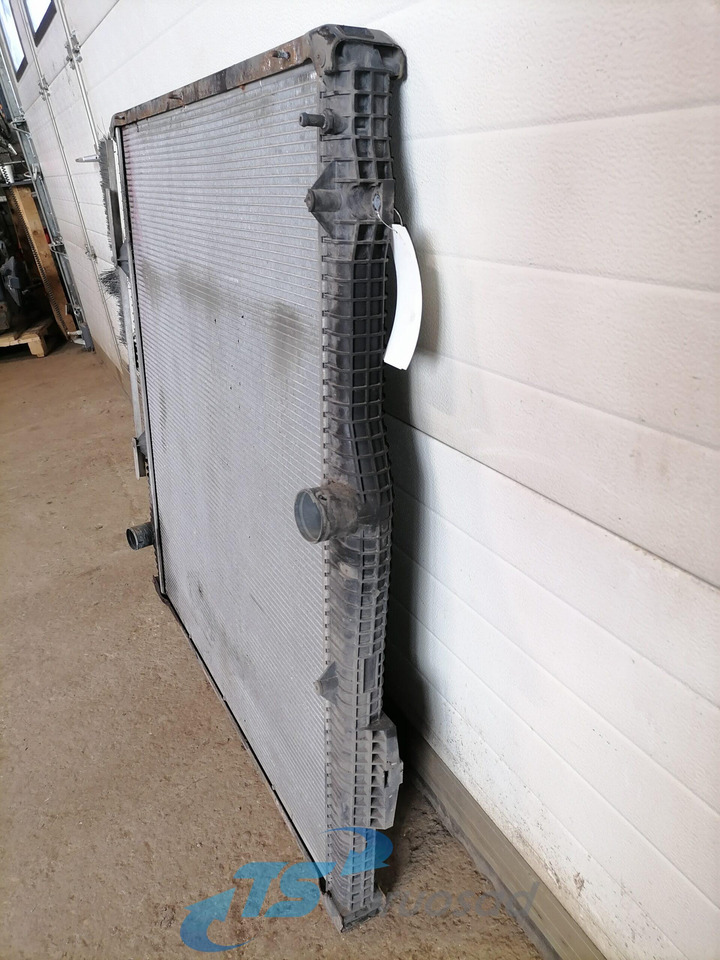Scania Cooling radiator 1781365 - Radiator for Truck: picture 4 Scania Cooling radiator 1781365 - Radiator for Truck: picture 4