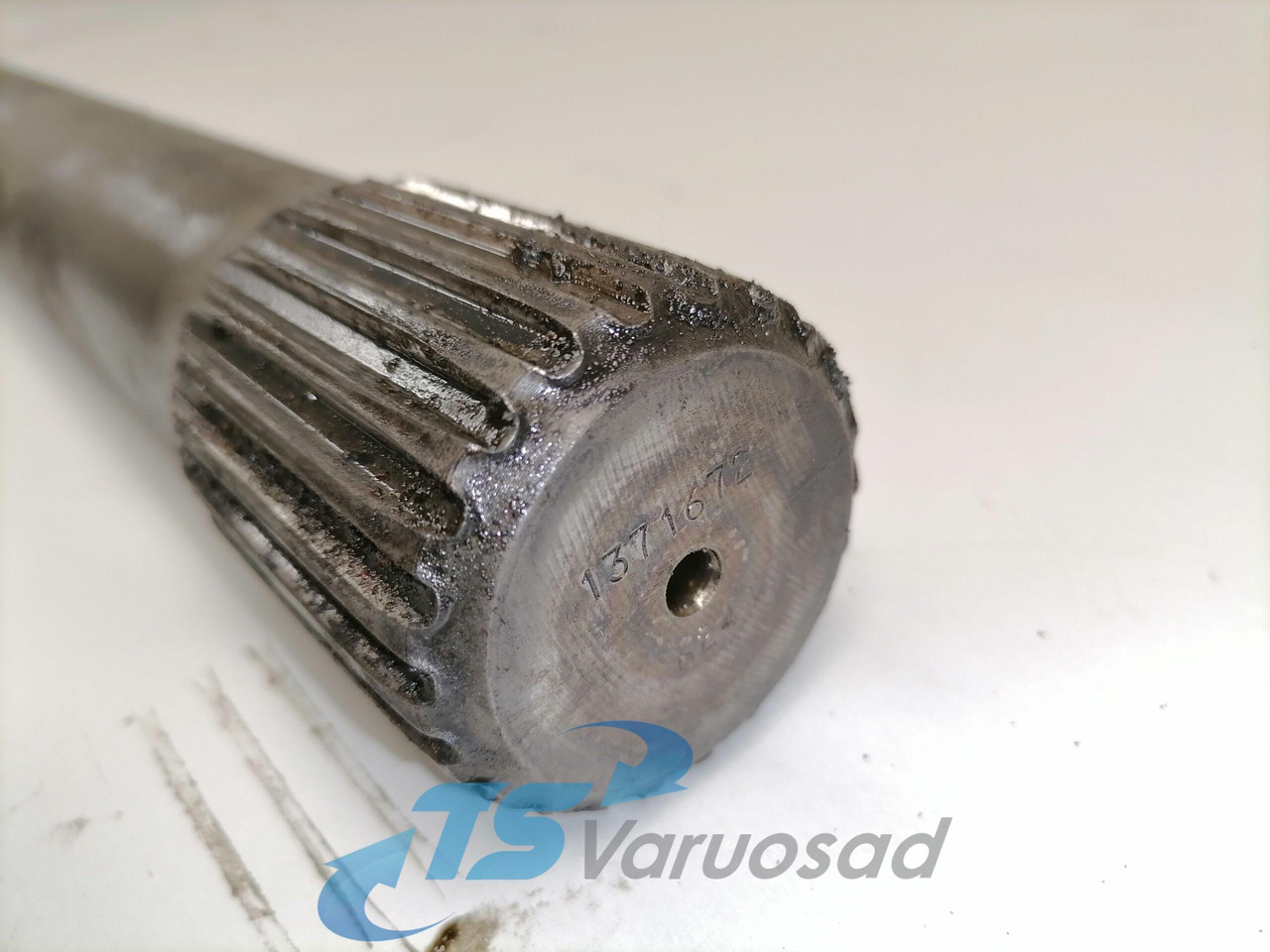 Scania Drive shaft 1371672 - Drive shaft for Truck: picture 3 Scania Drive shaft 1371672 - Drive shaft for Truck: picture 3
