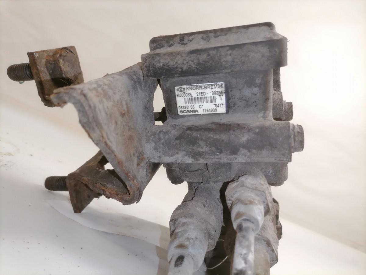 Scania EBS brake valve 1754939 - Brake valve for Truck: picture 5 Scania EBS brake valve 1754939 - Brake valve for Truck: picture 5
