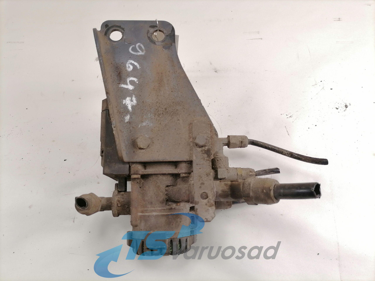 Scania EBS brake valve 1857012 - Brake valve for Truck: picture 2 Scania EBS brake valve 1857012 - Brake valve for Truck: picture 2