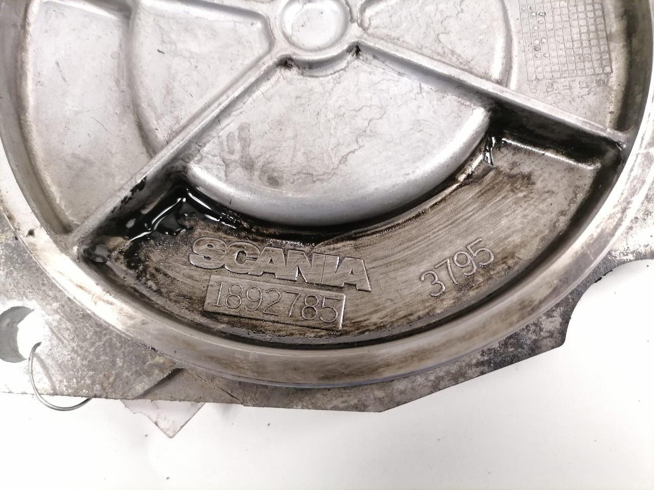 Scania Engine front cover 1892785 - Engine and parts for Truck: picture 3 Scania Engine front cover 1892785 - Engine and parts for Truck: picture 3