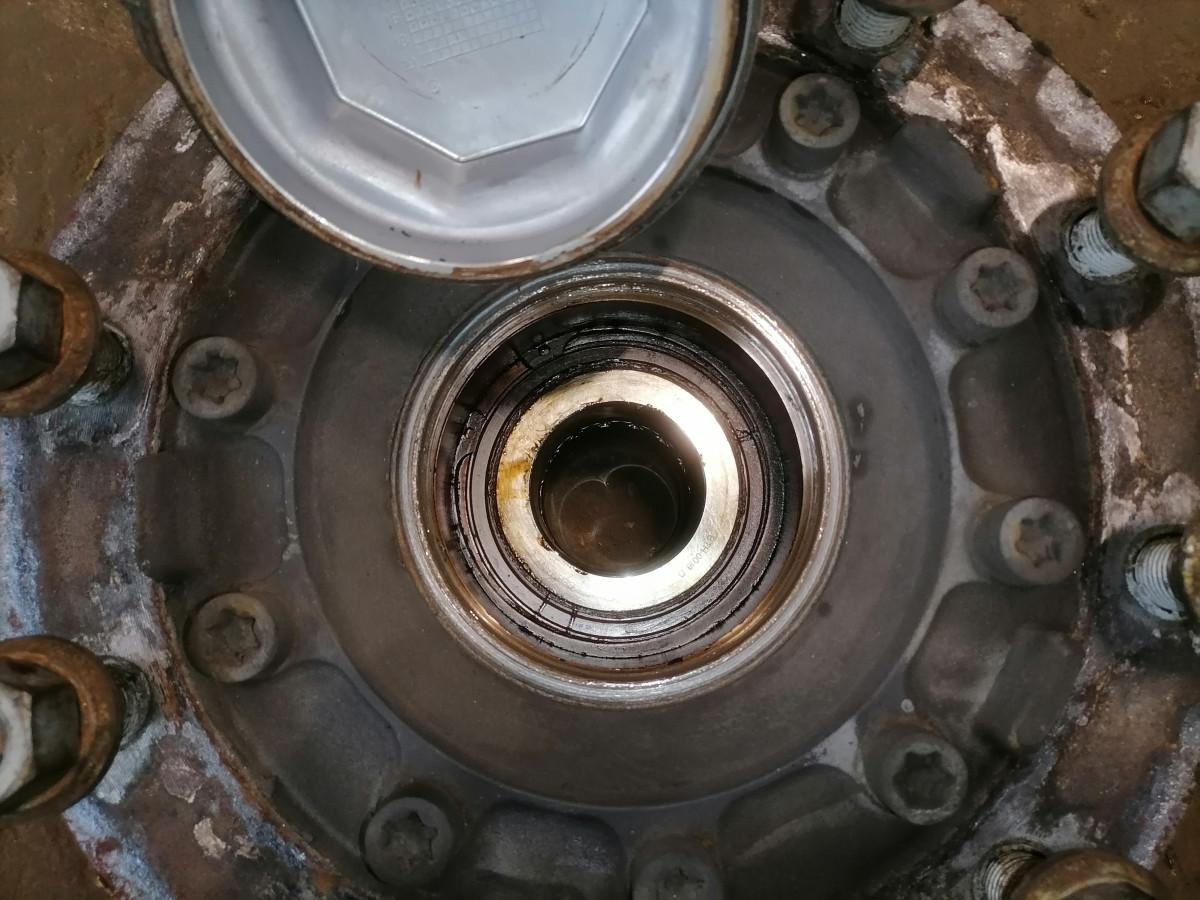 Scania Front hub 2296959 - Wheel hub for Truck: picture 2 Scania Front hub 2296959 - Wheel hub for Truck: picture 2