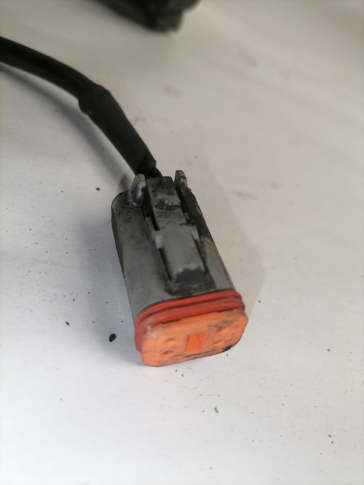 Engine and parts for Truck Scania Oil filter housing 1376795: picture 6