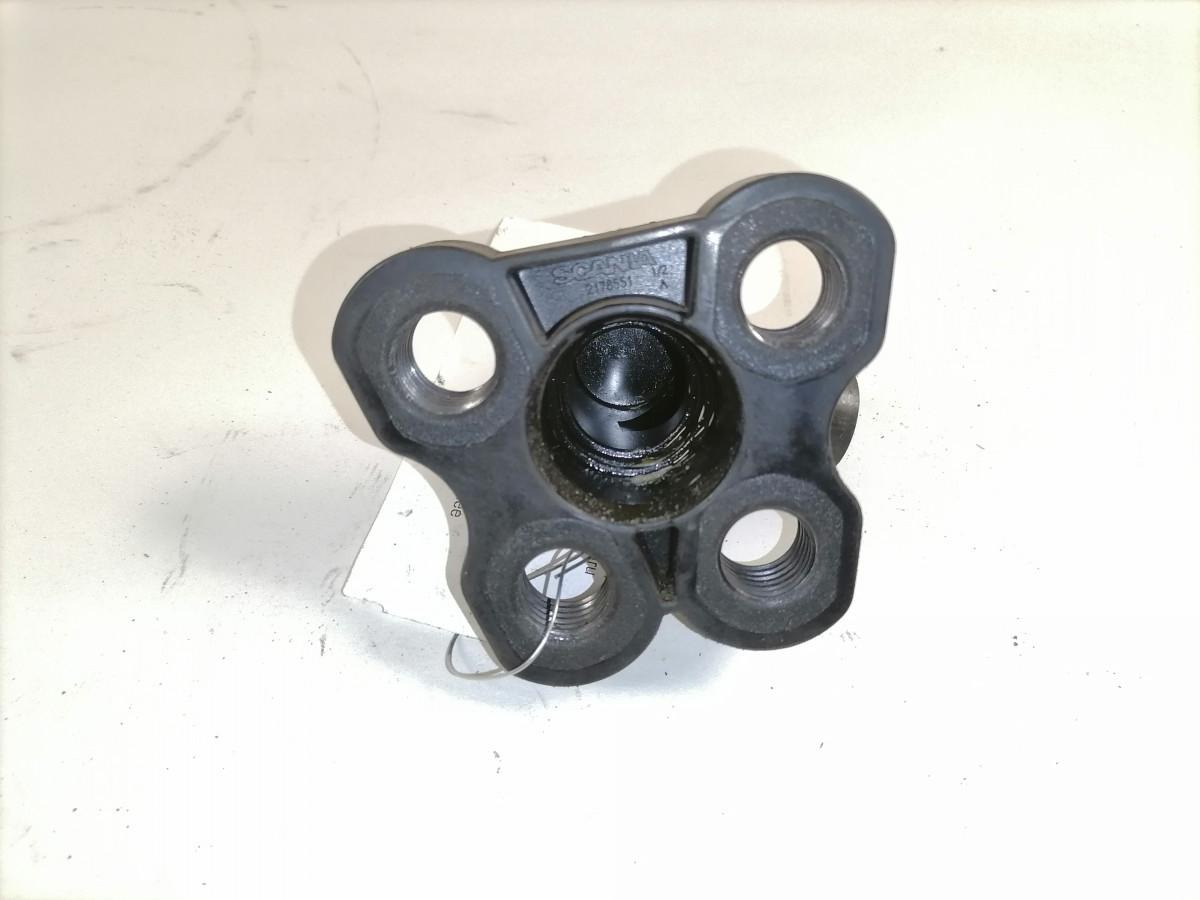 Scania Oil pipe 2178551 - Engine and parts for Truck: picture 2 Scania Oil pipe 2178551 - Engine and parts for Truck: picture 2