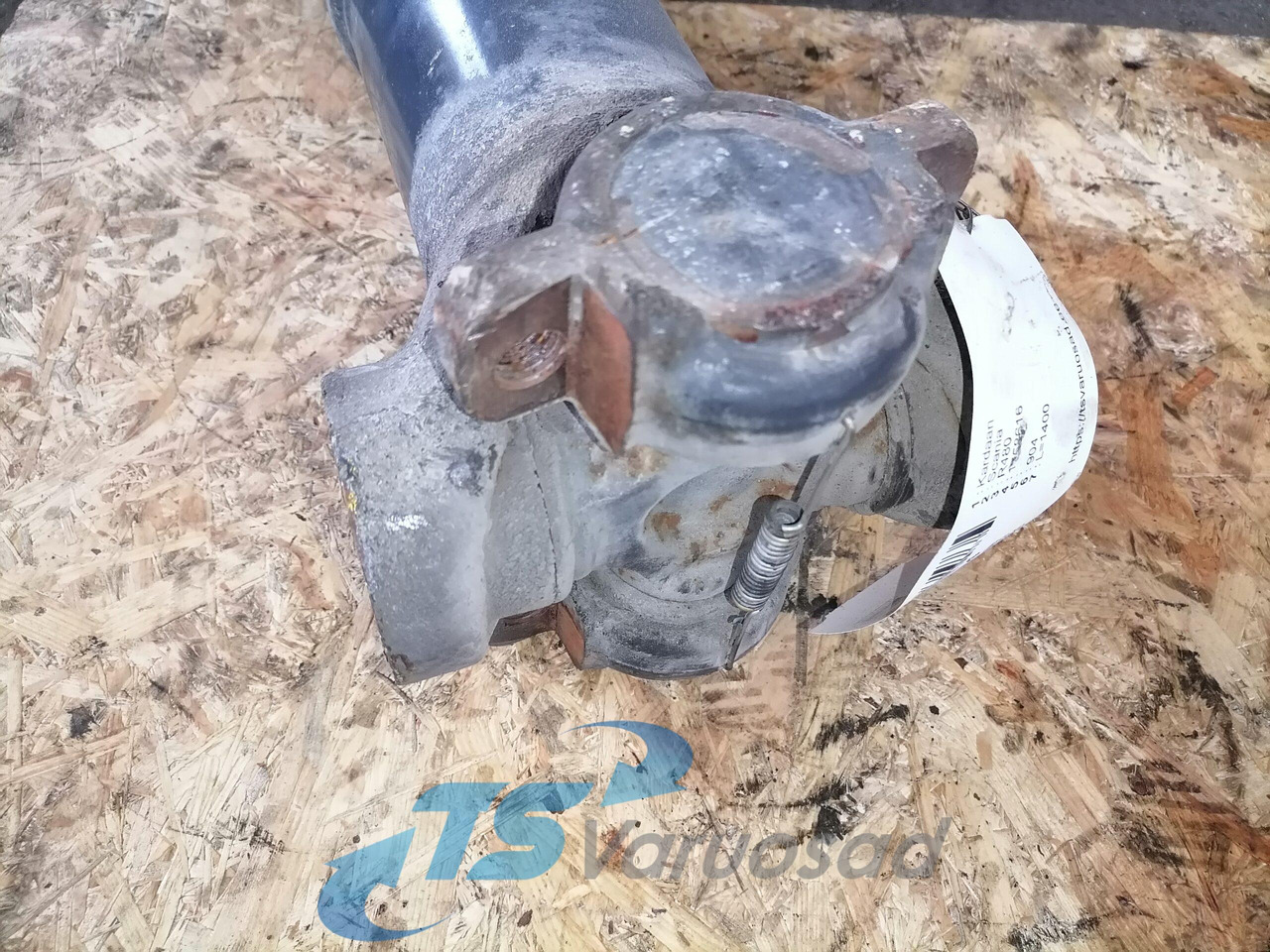 Scania Propeller shaft 1758616 - Propeller shaft for Truck: picture 4 Scania Propeller shaft 1758616 - Propeller shaft for Truck: picture 4